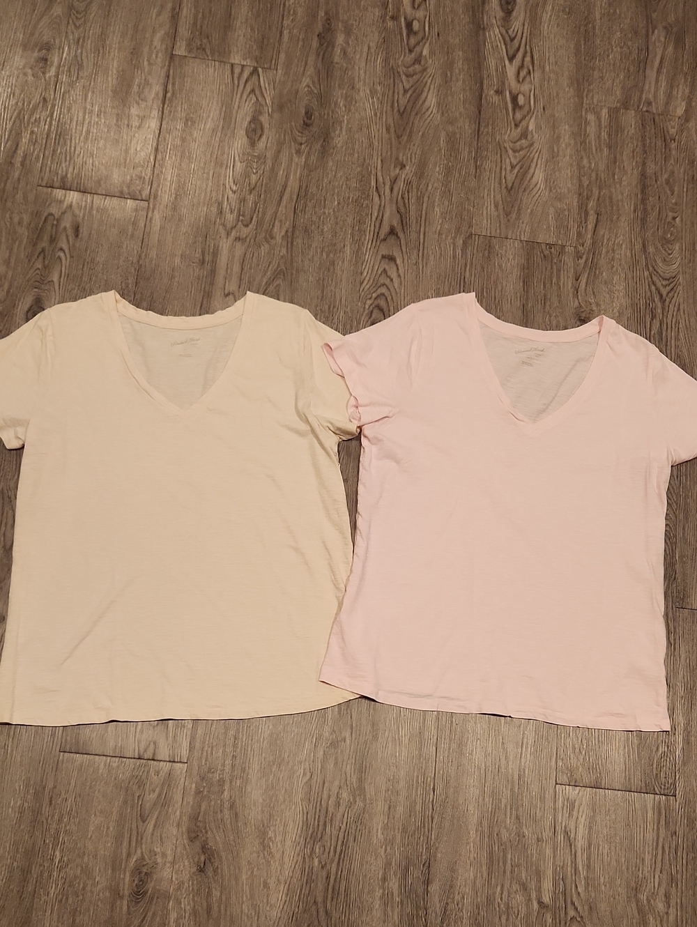 NWOT- Universal Thread Light Pink & Cream V-Neck Tee Set